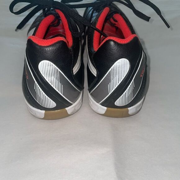 Nike Soccer Shoes - Picture 3 of 5